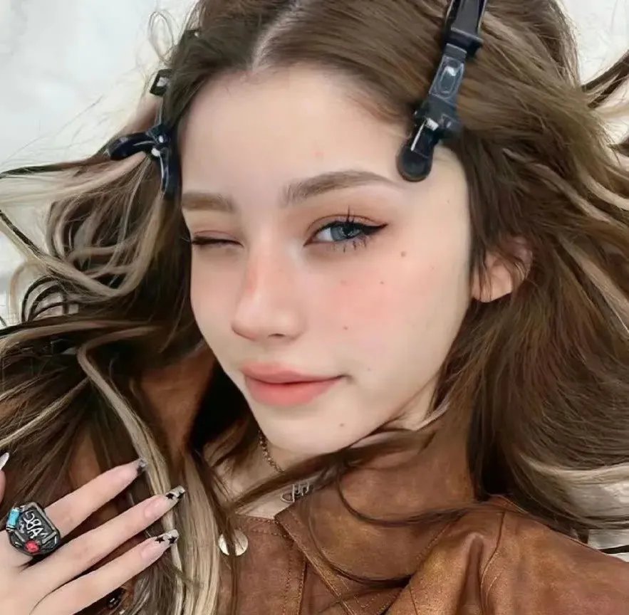 芳邻疑案
