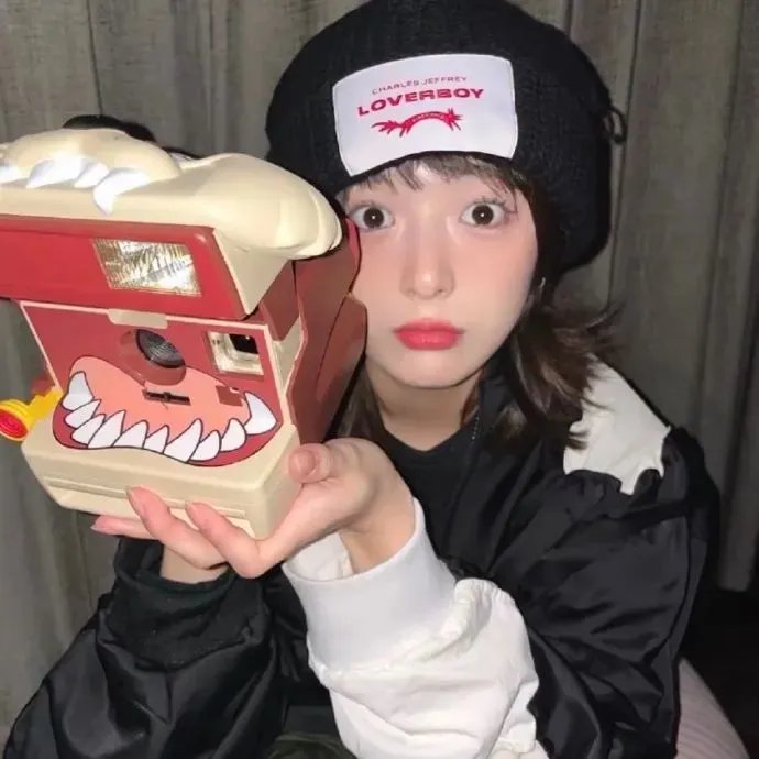 华颐:吞噬怪物的孩子